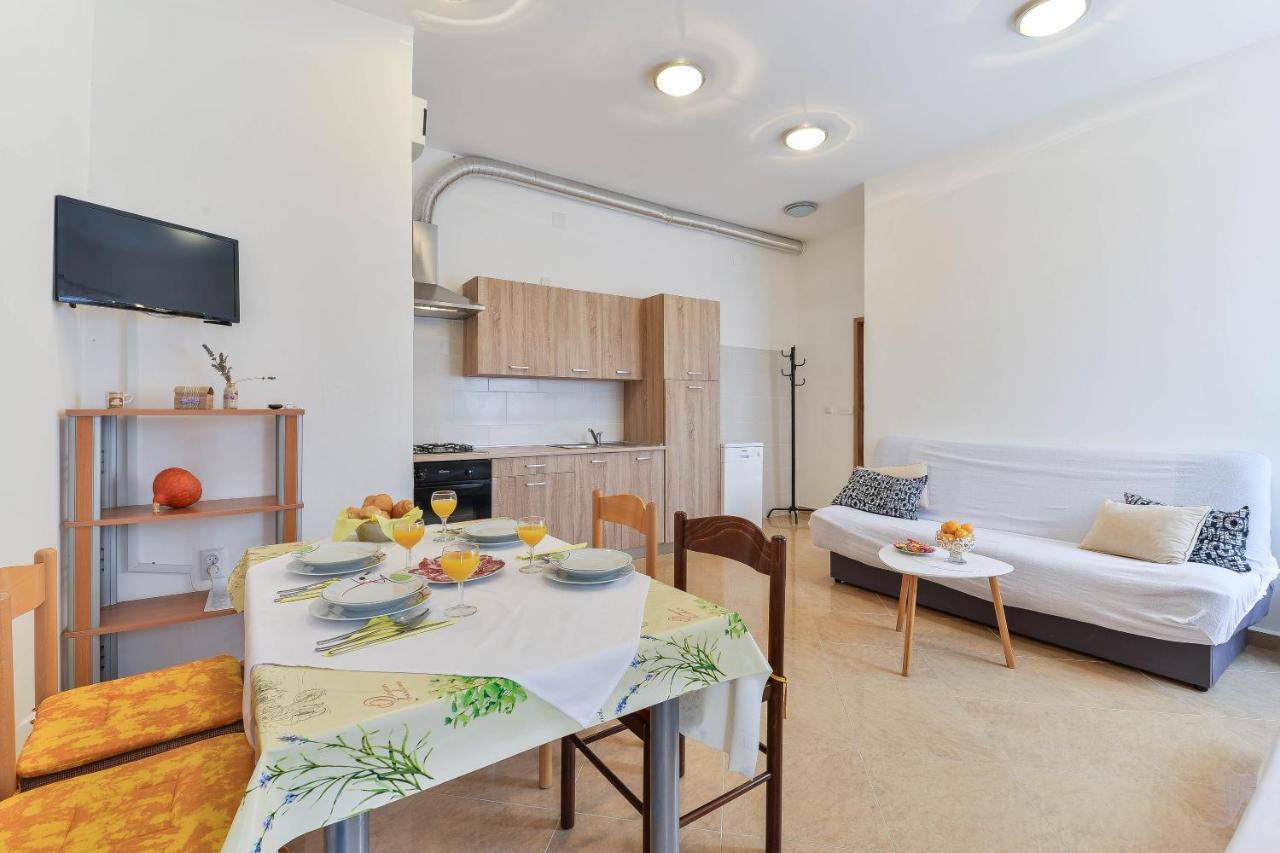 Apartments Lavanda توراني المظهر الخارجي الصورة